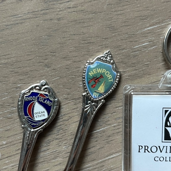 MUST GO Rhode Island Souvenirs - Two Spoons & Keychain - Picture 4 of 4